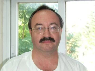 Dr. Vadim Bluvstein