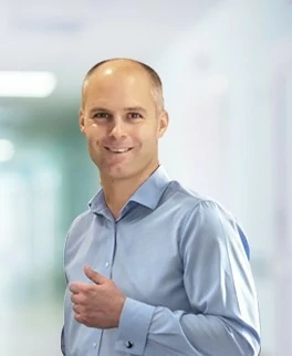 Др. Лукаш Любоински