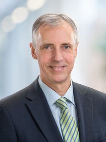 Prof. Матіас Карк