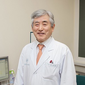 Траснплантолог Дак Чен-Хан из медицинского центра Асан