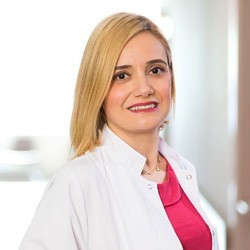 Доктор Эшли Торос