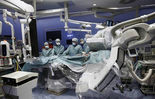 Хирургия в клинике при университете Наварры в Мадриде
