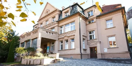 Why is arthroscopy an effective method of treating joints?